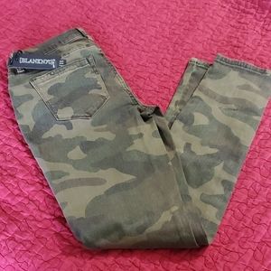 BLANKNYC CAMO reade crop size 26